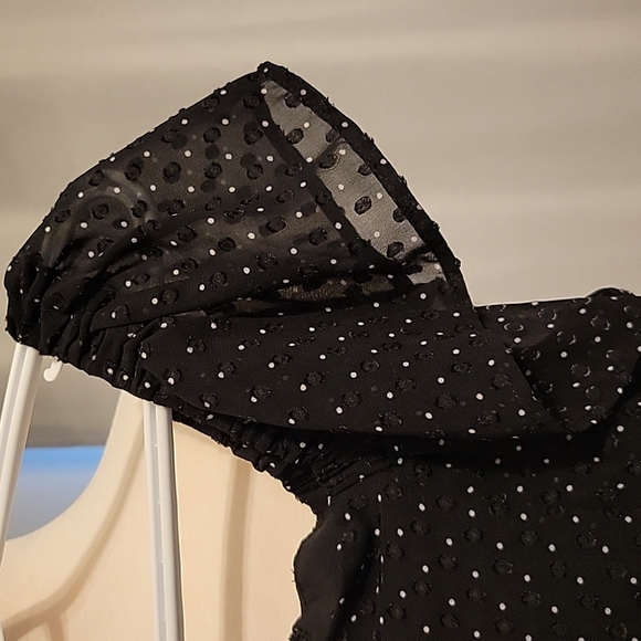 Off shoulder dresd - Picture 2 of 13